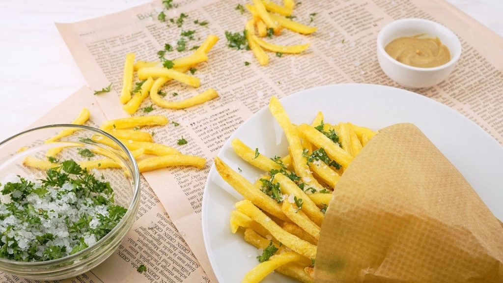 Comment préparer de bonnes frites avec une friteuse ?